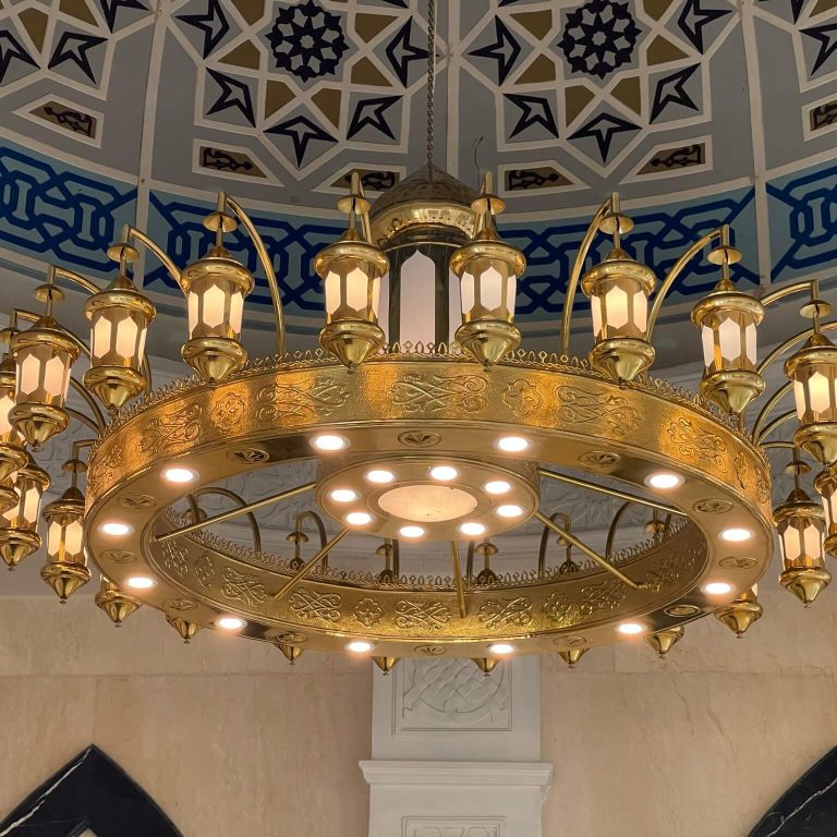 lampu gantung masjid nabawi