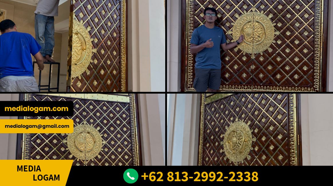 Replika pintu nabawi
