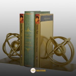 Bookend atau dudukan penyangga buku