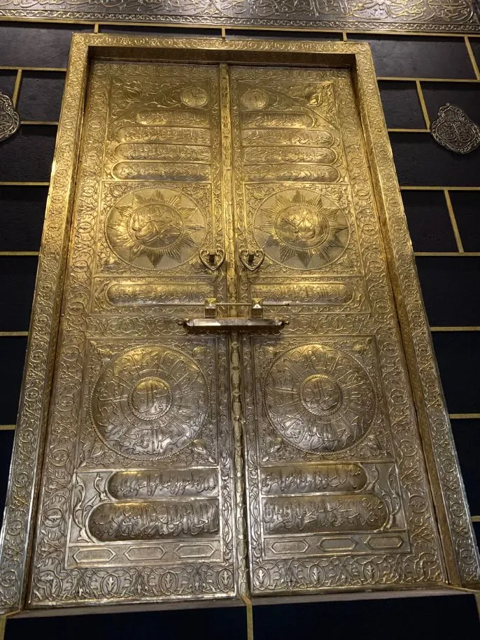 Harga Pintu Masjid Kuningan dan Tembaga: Mana yang Paling Unggul dan Murah 2 pintu kabah dari kuningan