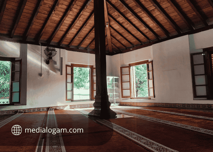 Fungsi Aula Serbaguna Masjid untuk Kegiatan Sosial dan Keagamaan 1 Fungsi Aula Serbaguna Masjid untuk Kegiatan Sosial dan Keagamaan