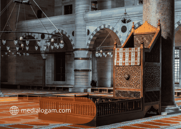 Fungsi Mihrab dan Mimbar dalam Ruang Salat Utama Masjid 1 Fungsi Mihrab dan Mimbar dalam Ruang Salat Utama Masjid