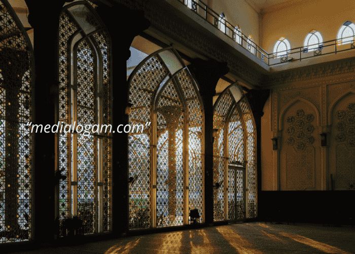 Ingin Membangun Masjid? Berikut 10 Hal yang Perlu Diperhatikan 4 Pencahayaan interior masjid masjid