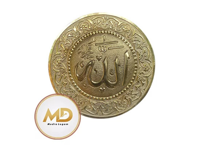 Perbedaan Kaligrafi Tembaga Kuningan Asli dan Finishing Cat Emas