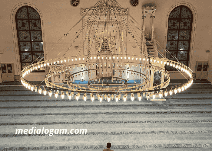 Cara Memilih Lampu Gantung Masjid Sesuai Ukuran Ruangan