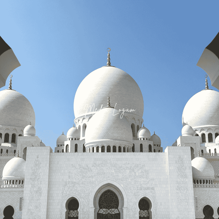 10 Interior Eksterior Masjid Paling Indah, Arsitekturnya Bikin Takjub 2 Interior Eksterior Masjid Sheikh Zayed (Abu Dhabi, UEA)