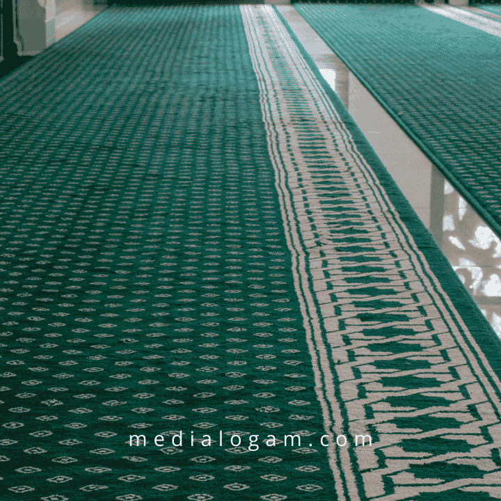 Kesalahan Penempatan Karpet Masjid yang Sering Diabaikan 1 Kesalahan Penempatan Karpet Masjid yang Sering Diabaikan