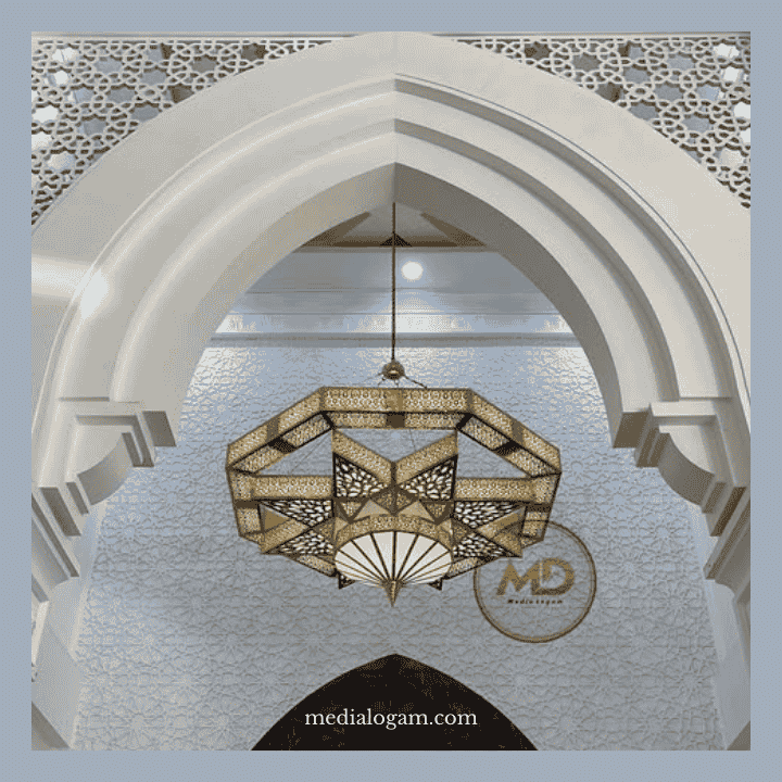 Kapan Waktu Terbaik Memesan Lampu Kuningan Custom untuk Renovasi Masjid? 1 Kapan Waktu Terbaik Memesan Lampu Kuningan Custom untuk Renovasi Masjid?