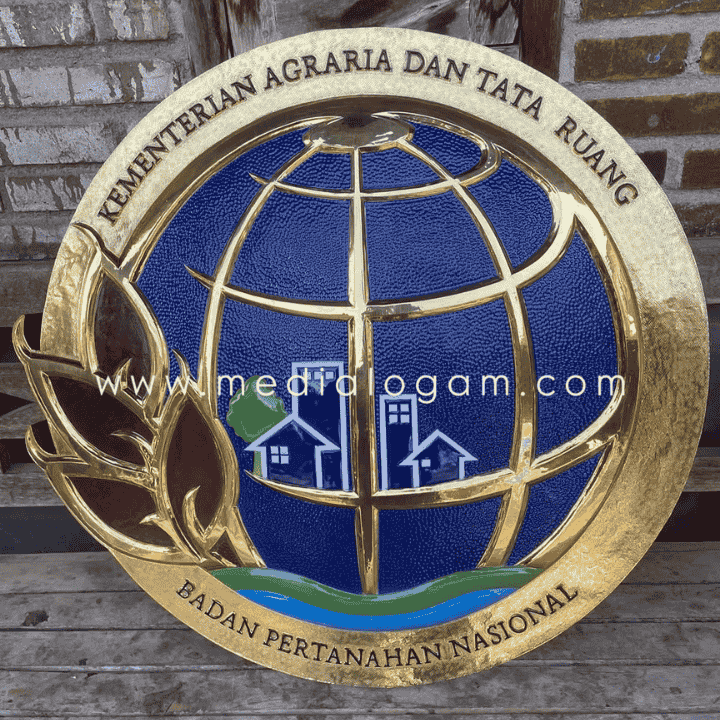 Pengrajin Logo Kuningan Custom Langsung Pengrajin 2 Pengrajin Logo Kuningan Custom Langsung Pengrajin