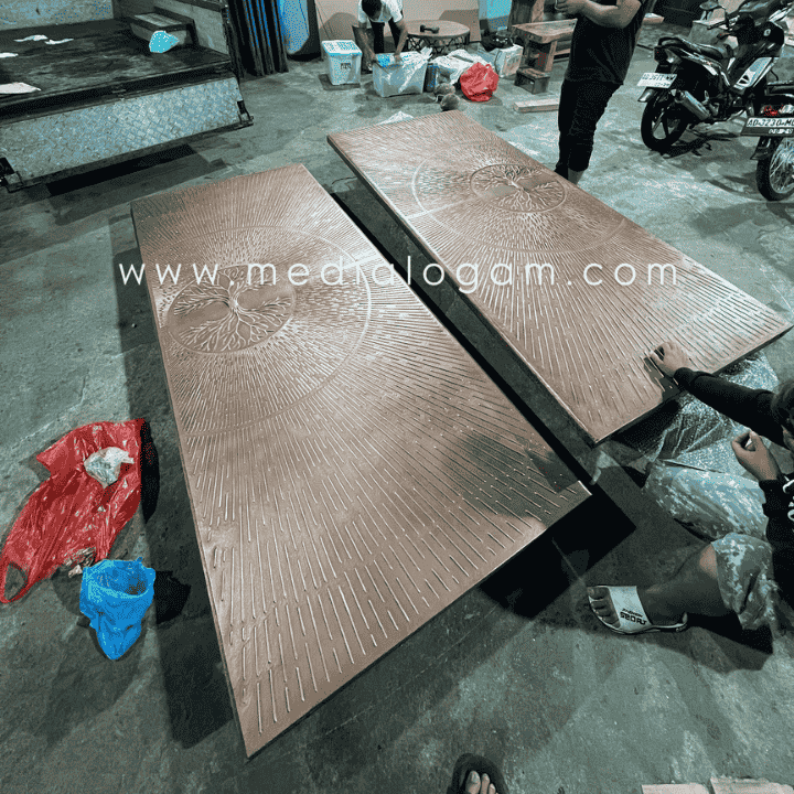 Proses Pembuatan Pintu Ukir Tembaga Dari Pengrajin Ahli 3 Proses Pembuatan Pintu Ukir Tembaga Dari Pengrajin Ahli