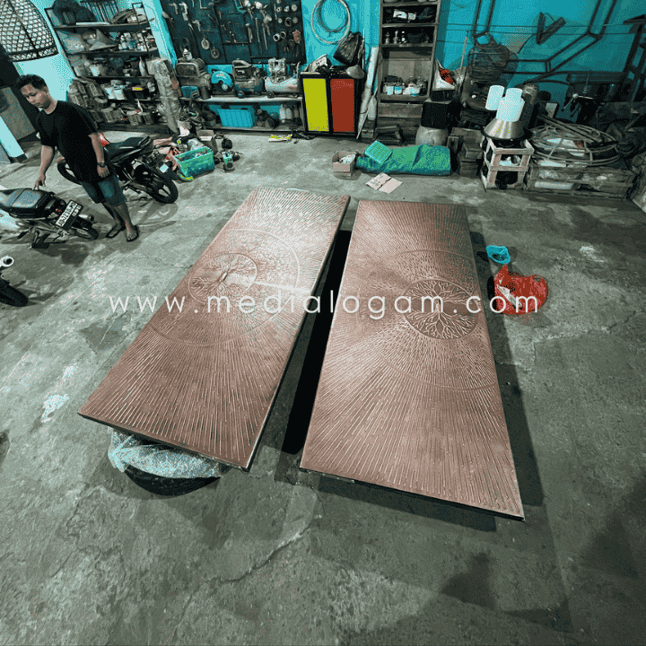 Proses Pembuatan Pintu Ukir Tembaga Dari Pengrajin Ahli 4 Proses Pembuatan Pintu Ukir Tembaga Dari Pengrajin Ahli