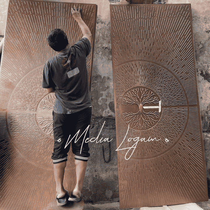 Proses Pembuatan Pintu Ukir Tembaga Dari Pengrajin Ahli 2 proses pembuatan pintu ukir tembaga