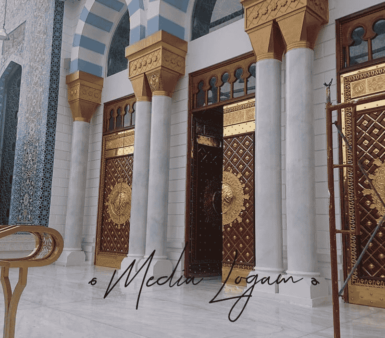 Pintu Dekoratif Mewah Tembaga Kuningan Desain Modern Klasik Tahan Korosi