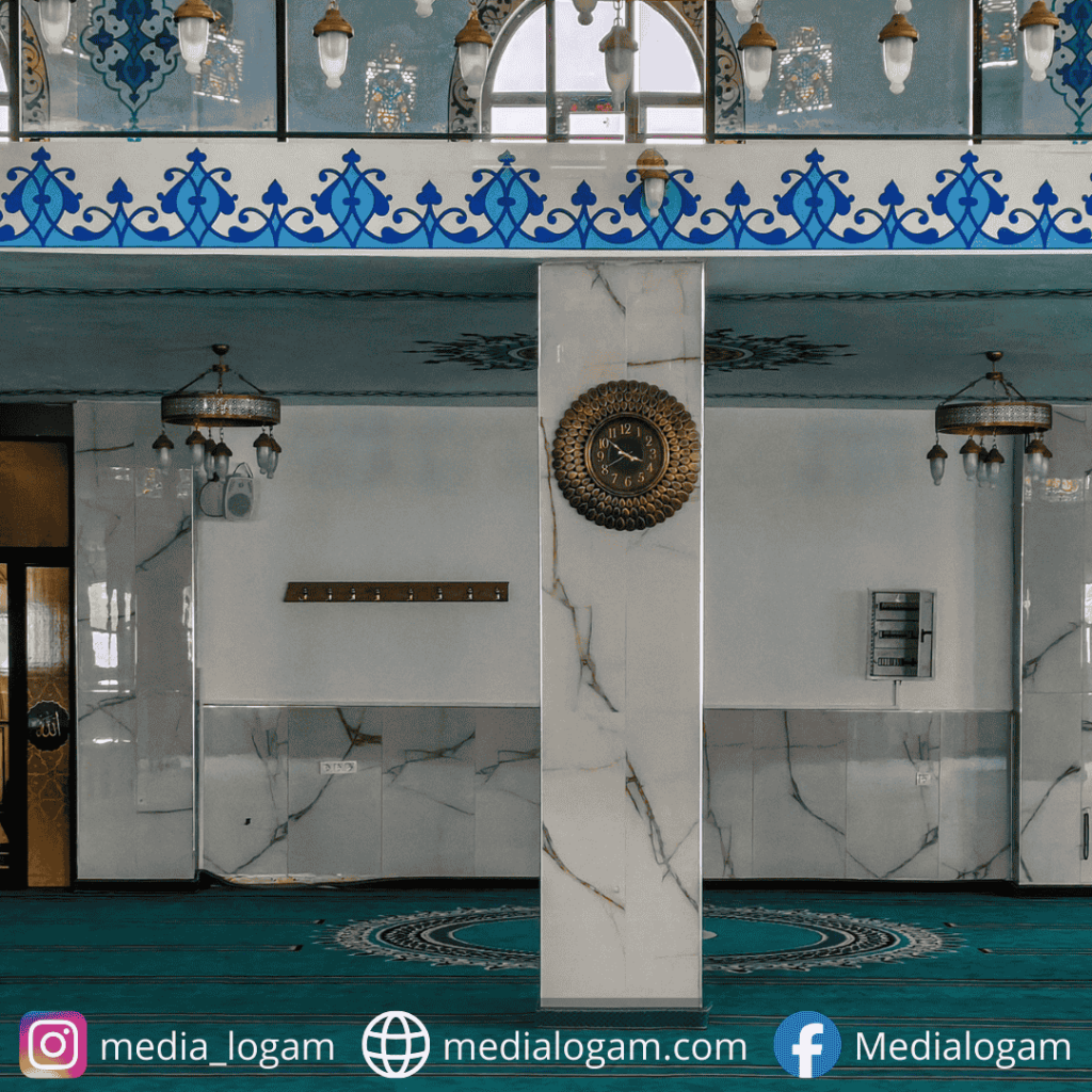 Mengenal Elemen Interior Masjid dan Fungsinya dalam Mendukung Kekhusyukan Ibadah 2 Mengenal Elemen Interior Masjid dan Fungsinya dalam Mendukung Kekhusyukan Ibadah