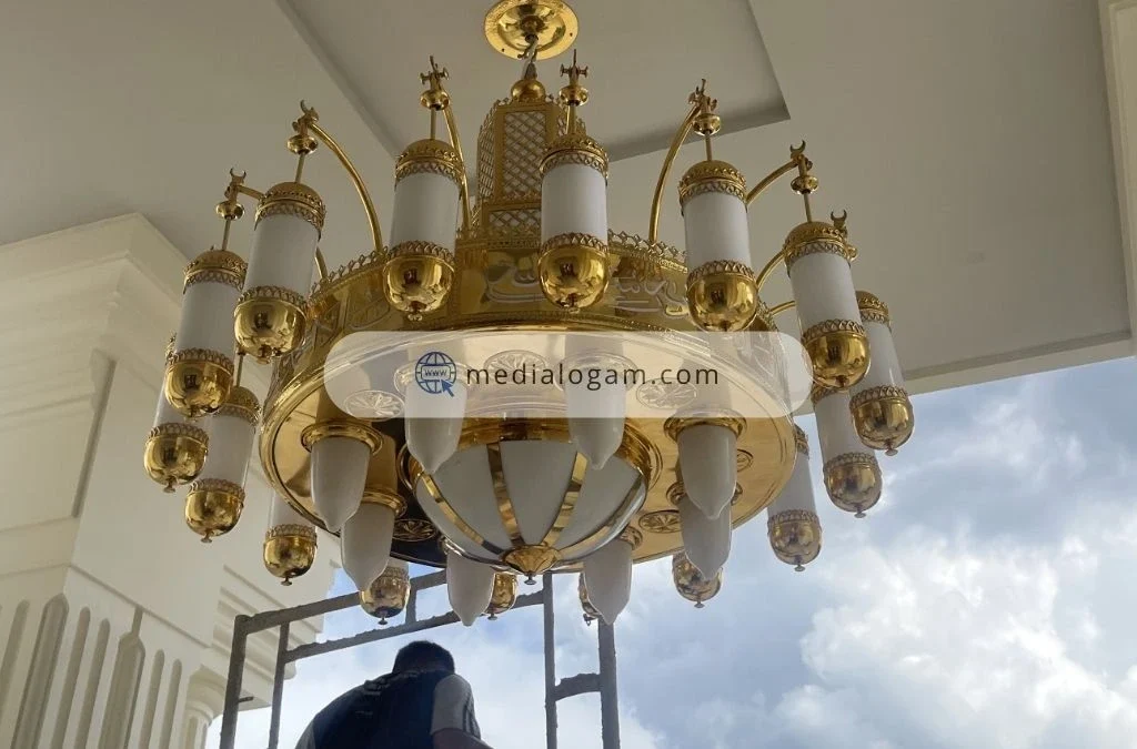 Kendala Struktural dalam Pemasangan Lampu Gantung Nabawi Berbobot Berat 2 Kendala Struktural dalam Pemasangan Lampu Gantung Nabawi Berbobot Berat