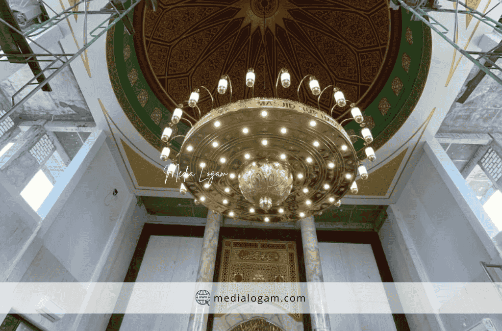 Pencahayaan Ruang Ibadah dengan Lampu Gantung Nabawi Kuningan 2 Pencahayaan Ruang Ibadah dengan Lampu Gantung Nabawi Kuningan
