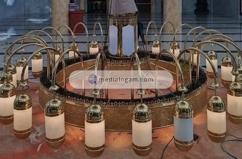 Risiko Korsleting Listrik Akibat Penempatan Jalur Kabel di Dalam Rangka Logam Lampu Gantung Kuningan 2 Risiko Korsleting Listrik Akibat Penempatan Jalur Kabel di Dalam Rangka Logam Kuningan