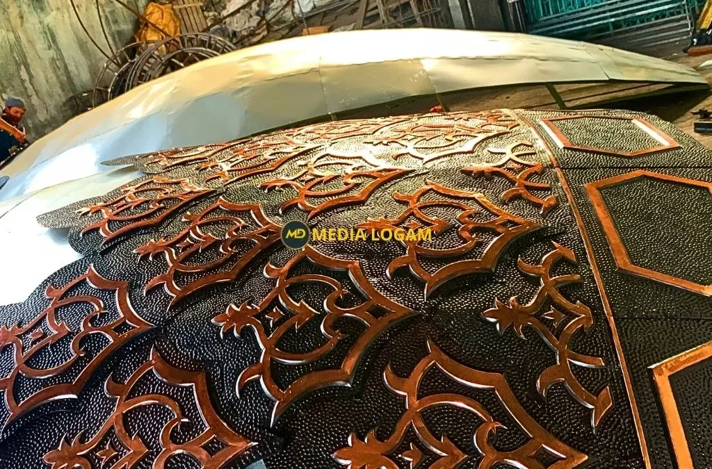 Analisis Material Kubah Tembaga: Ketahanan Korosi & Teknik Finishing PU 2 Analisis Material Kubah Tembaga Ketahanan Korosi & Teknik Finishing PU