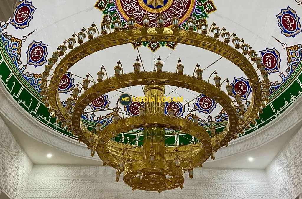 Lampu Nabawi Kuningan Diameter 9 Meter: Produksi & Spesialis Masjid 3 Lampu Nabawi Kuningan Diameter 9 Meter Terpasang