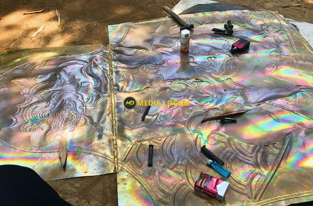 Hiasan Tiang Kuningan Kustom: Media Logam Pengrajin Spesialis Proyek Nasional 3 Perancangan Desain Hiasan Tiang Kuningan