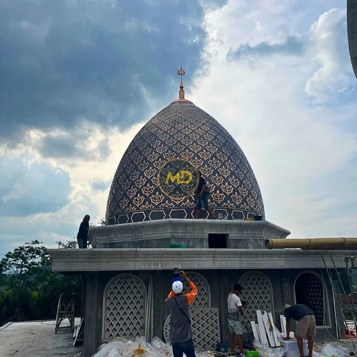 Proses Pembuatan Kubah Tembaga: Dari Tempa Logam Manual Hingga Teknik Pemasangan Presisi 3 Perencanaan Desain dan Pengukuran Struktur Kubah Tembaga