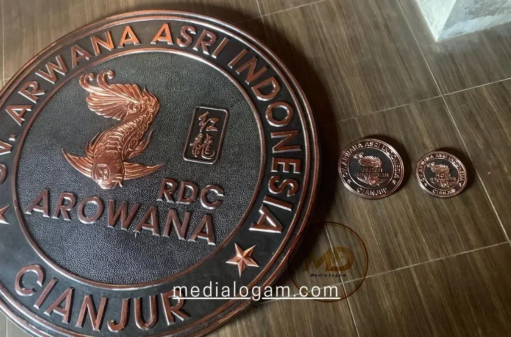 Proses Pemasangan Logo pada Lambang Tembaga: Dari Persiapan hingga Quality Check 2 Proses Pemasangan Logo Tembaga