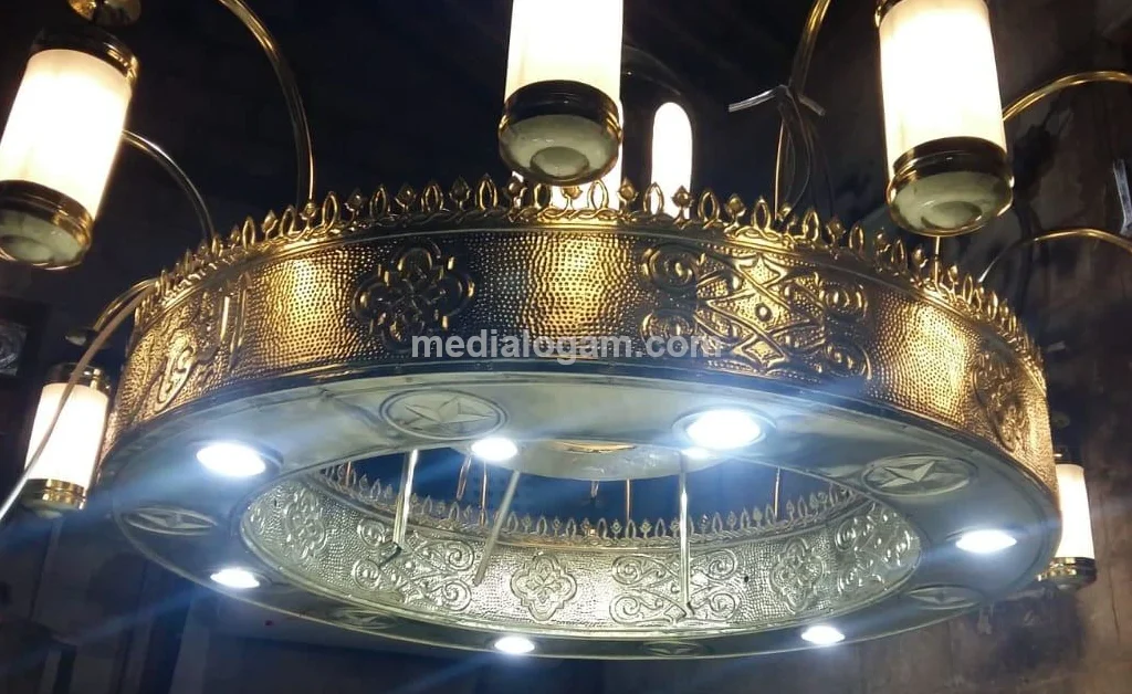 7 Alasan Mengapa Lampu Nabawi Kuningan Lebih Efisien Dibanding Lampu Biasa 2 7 Alasan Mengapa Lampu Nabawi Kuningan Lebih Efisien Dibanding Lampu Biasa