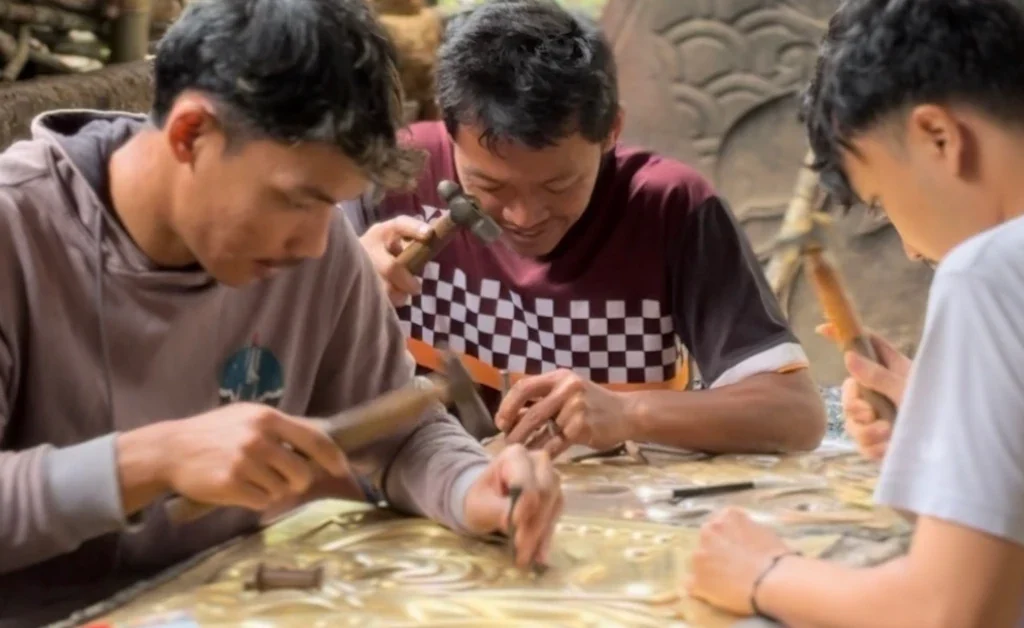 Produsen Tangan Pertama Kerajinan Tembaga Kuningan Custom: Presisi & Berkualitas 2 Produsen Tangan Pertama Kerajinan Tembaga Kuningan Custom: Presisi & Berkualitas