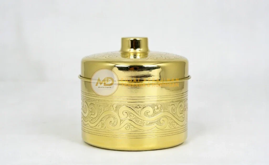 Mana yang Lebih Sehat? Rahasia Menyimpan Makanan dalam Toples Kuningan vs Plastik 2 Temukan perbedaan kesehatan antara toples kuningan dan plastik, serta tips aman menyimpan makanan agar tetap higienis, awet, dan bebas risiko zat berbahaya.